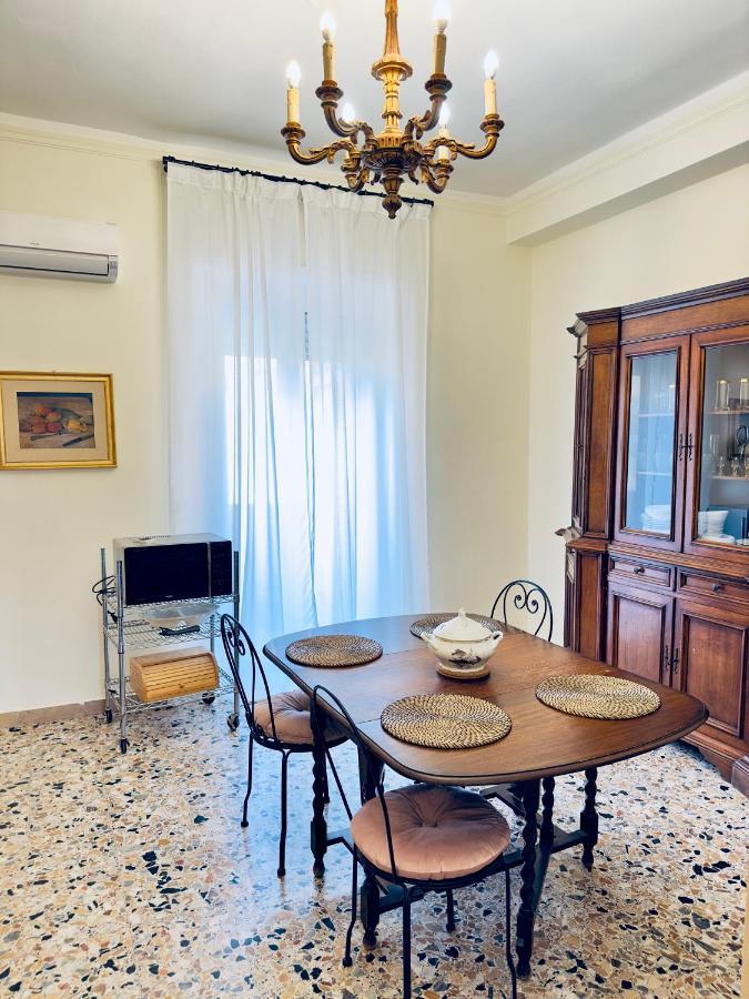 Elegant Apartment In City Center Cagliari Luaran gambar