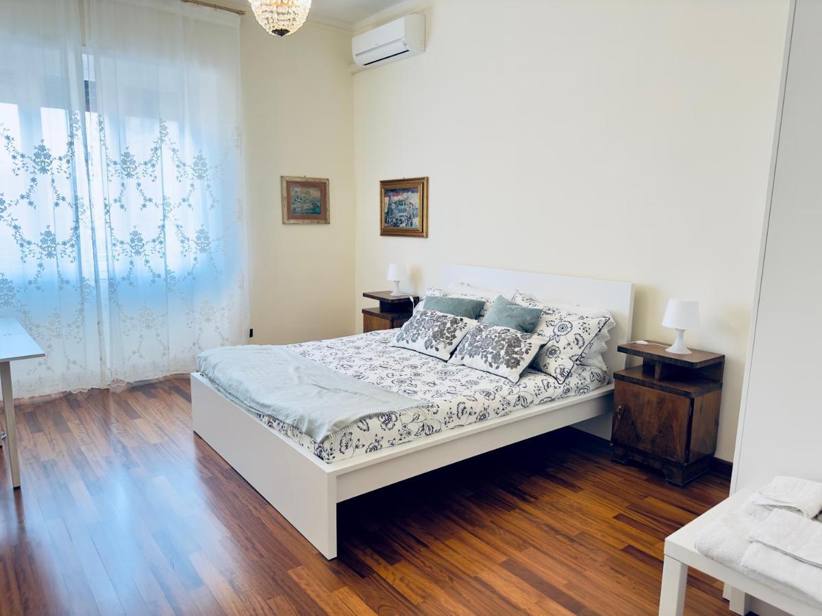 Elegant Apartment In City Center Cagliari Luaran gambar